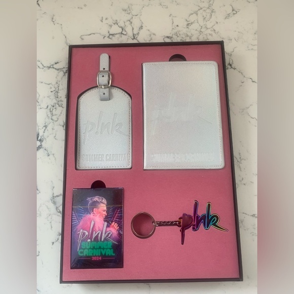 Pink Summer Carnival VIP pack new - Picture 2 of 7